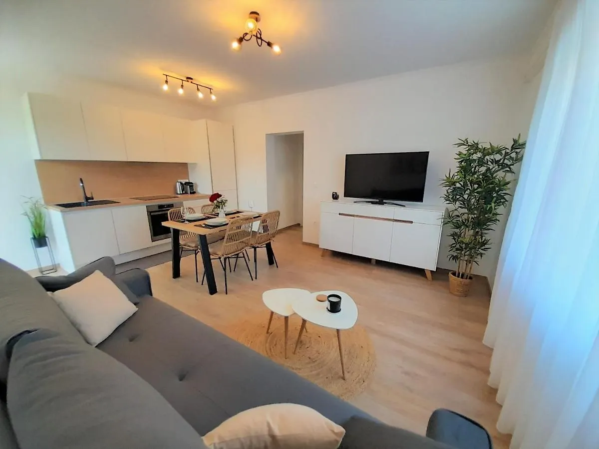 Sea View Apartment Macolic Palit