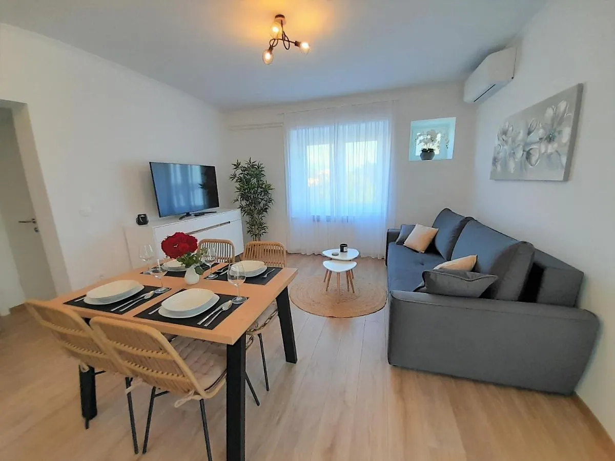 Sea View Apartment Macolic Palit Croatia